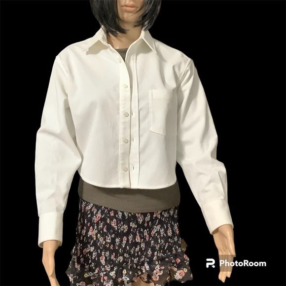Black Iris  Button-up Top in White  (W334) - Picture 3 of 12